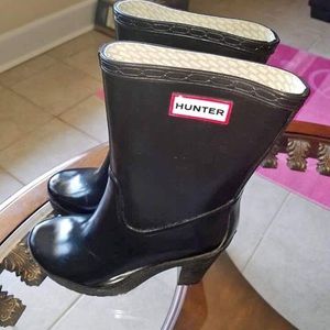 Size 7 black heeled hunter boots